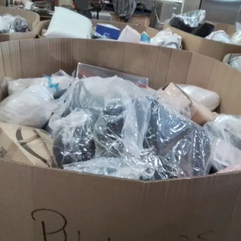 PALLET TO CONTAIN A LARGE QUANTITY OF PILLOWS