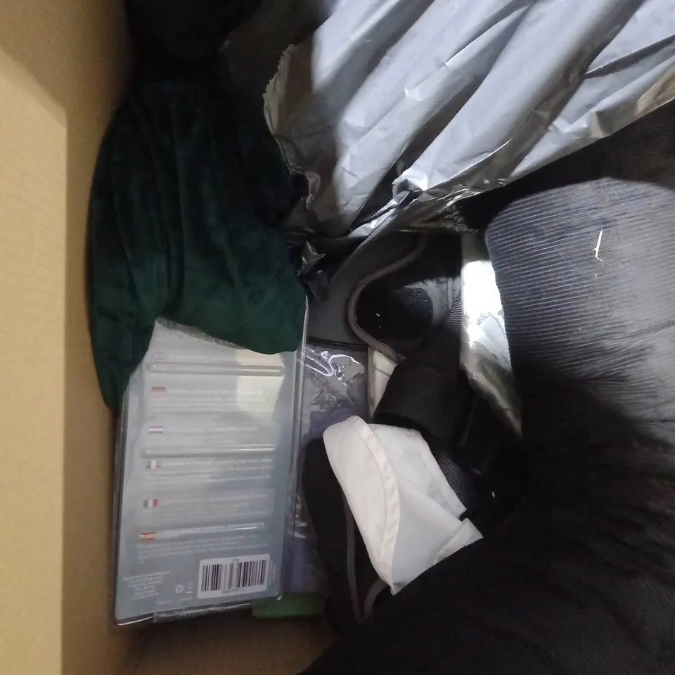 BOX OF ASSORTED  ITEMS TOO INCLUDE -  DOG PILLOW - ANIMAL DATA - PILLOW COVERS 