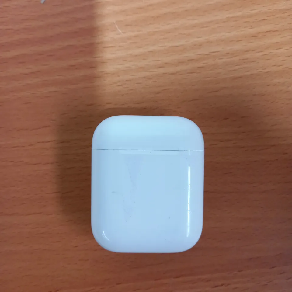 APPLE AIRPODS