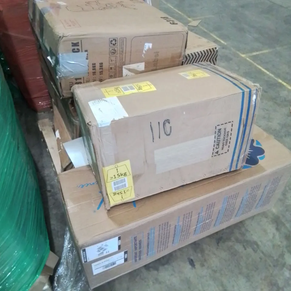 PALLET CONTAINING VARIOUS ASSORTED BOXED HOUSEHOLD ITEMS TO INCLUDE: VACUUM PACKED MATTRESS, OFFICE CHAIR, DINNER SERVICE SET AND LOTS MORE UNMARKED BOXED ITEMS 