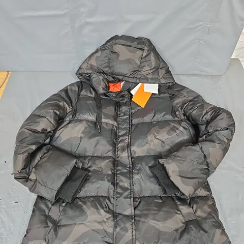RINO & PELLE CAMO PRINT DESIGN PUFFER JACKET - 38