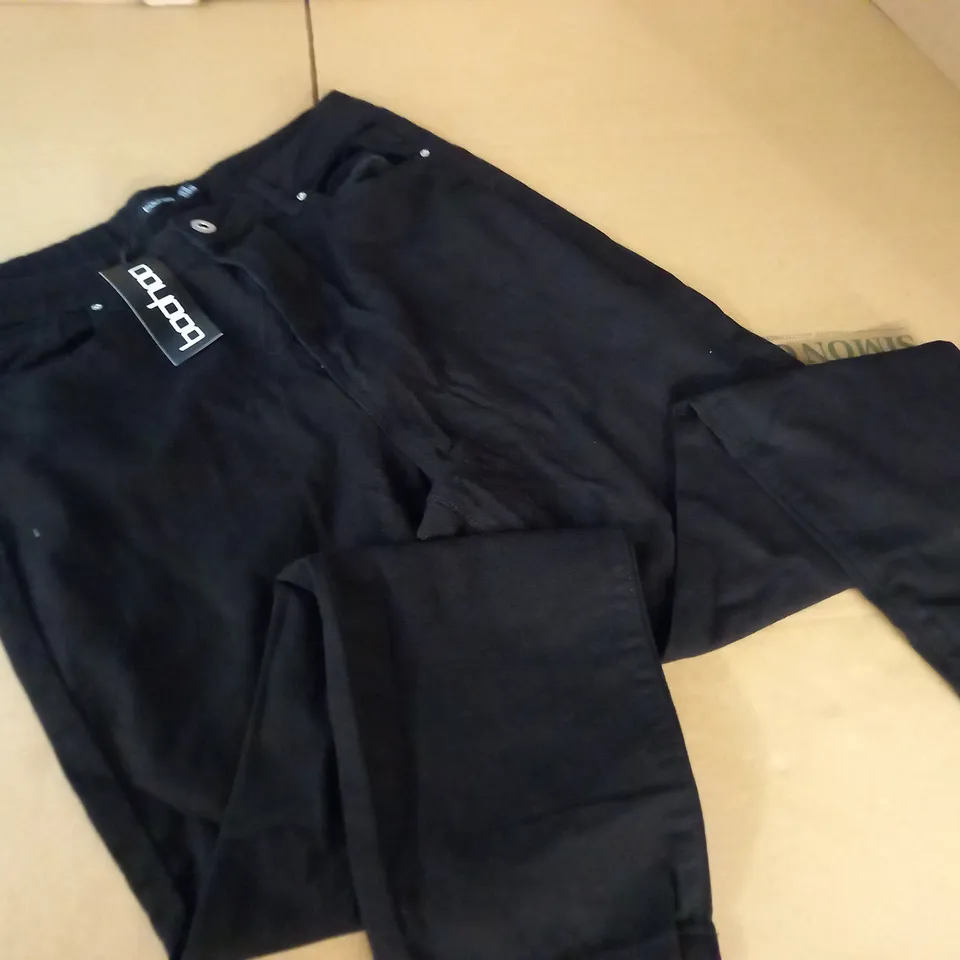 BOOHOO HIGH WAIST MOM JEANS - 14