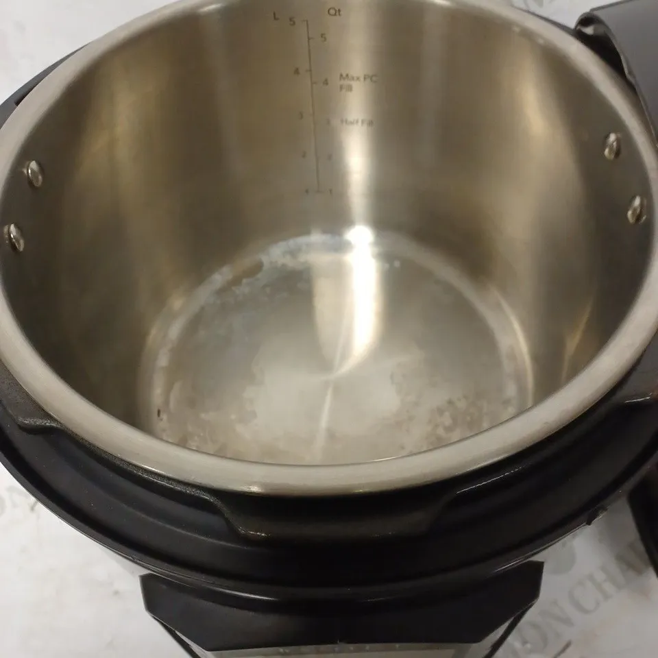 INSTANT POT PRO ELECTRIC MULTI FUNCTIONAL COOKER