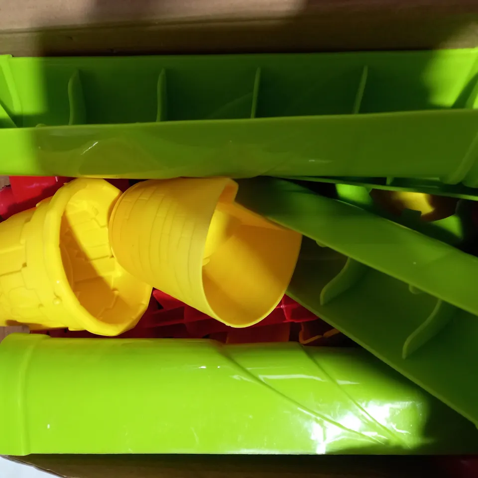 BOXED TEMI BEACH TOY TABLE
