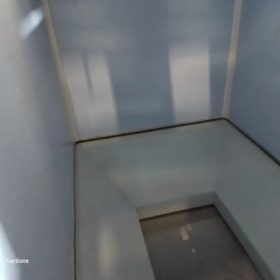 FOLLETT ICE STORE/DISPENCER BASE ONLY Model LQ1BASE