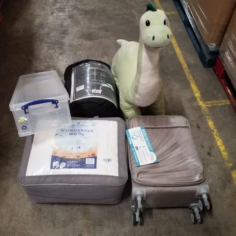 PALLET CONTAINING ASSORTED PRODUCTS INCLUDING DINOSAUR TEDDY, IT CARRY ON LUGGAGE, HEAVYWEIGHT DUVET, ARTIFICIAL PLANTS & STORAGE TUBS 