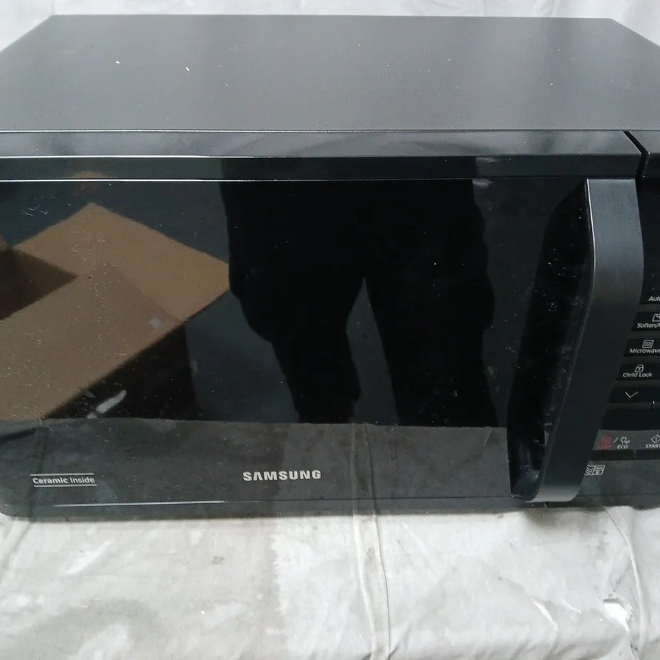 BOXED SAMSUNG MS23K3513AK/EU SOLO 23L MICRCOWAVE OVEN - COLLECTION ONLY