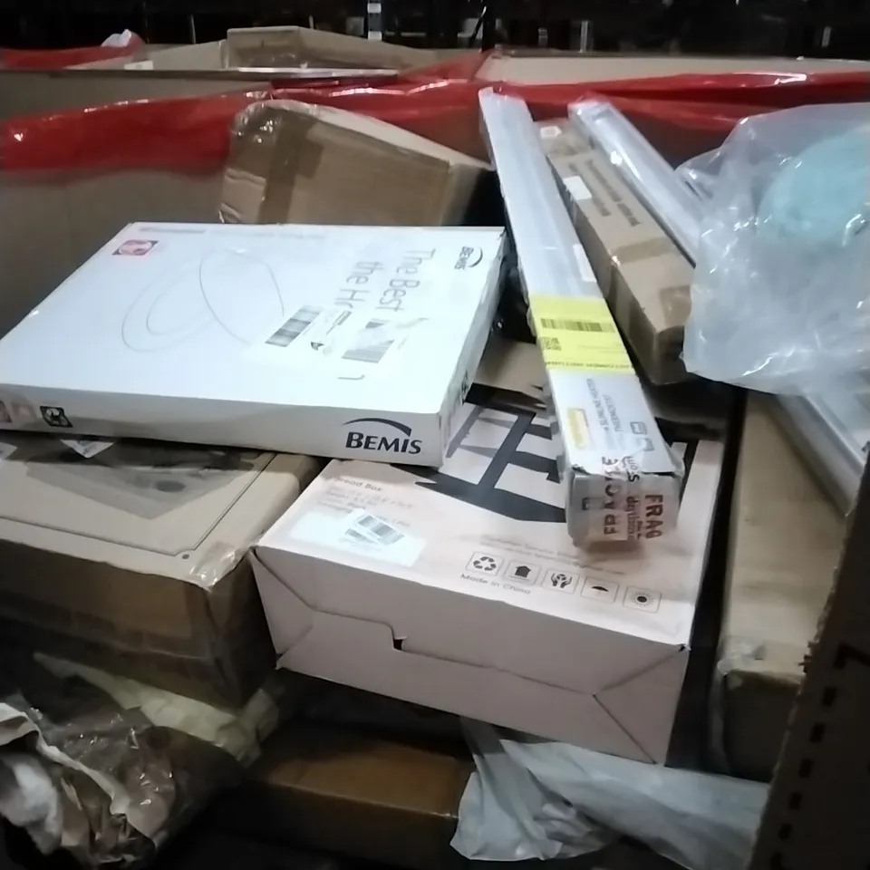 PALLET OF HOUSEHOLD ITEMS TO INCLUDE DANCE MAT,RADIANT HEATER,CHEFMAN TURBOFRY AND OTHER ASSORTED ITEMS...