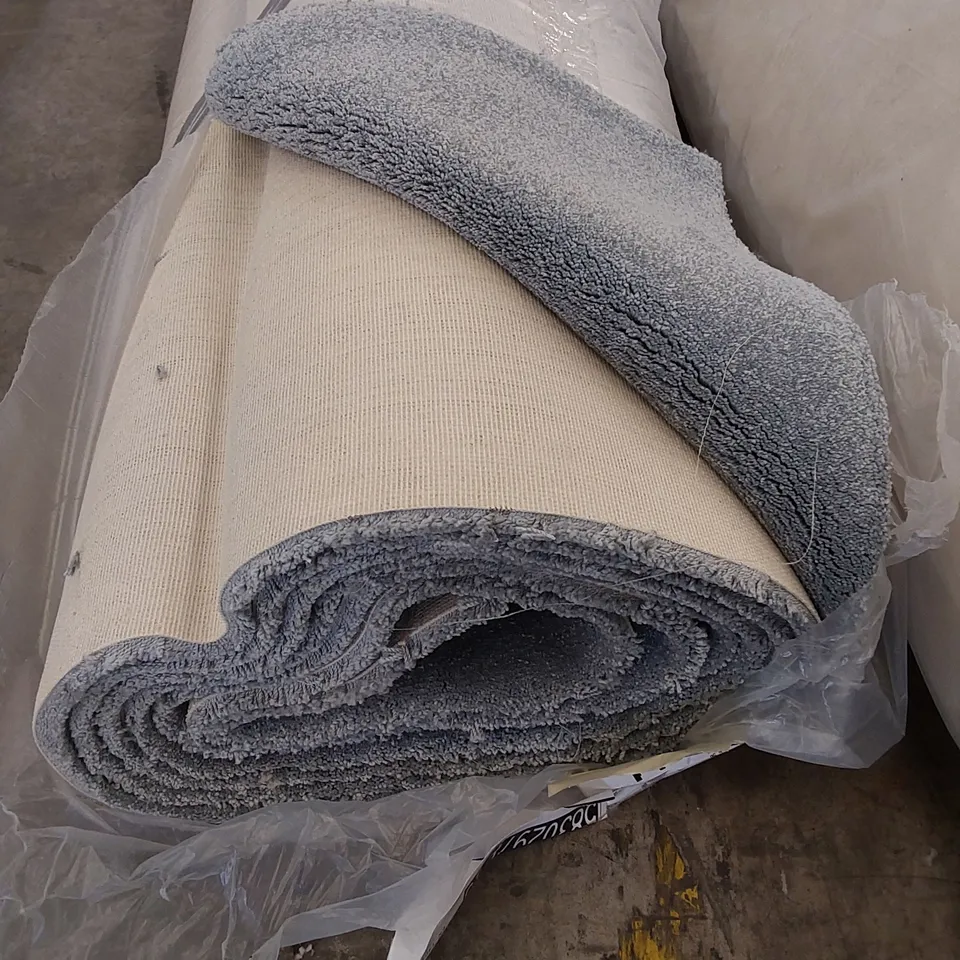 ROLL OF QUALITY ULTIMATE IMPRESSIONS LIBERTY CARPET // SIZE: APPROX 4 X 6.9m