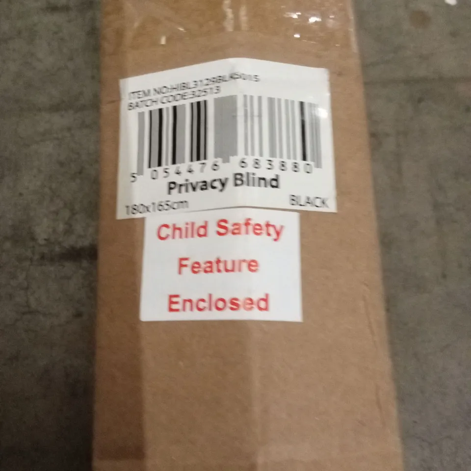BOXED PRIVACY BLIND 180 x 165cm - BLACK