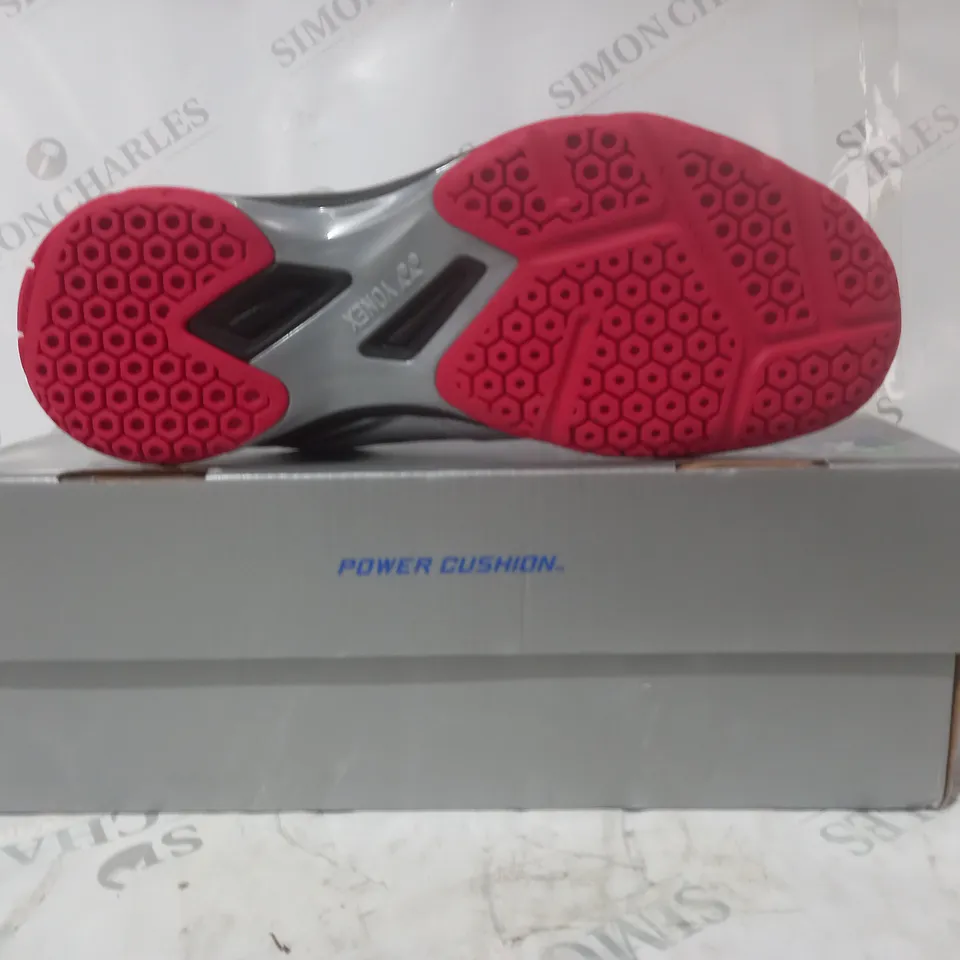 BOXED PAIR OF YONEX POWER CUSHION 65 X SHOES IN WHITE/RED UK SIZE 8