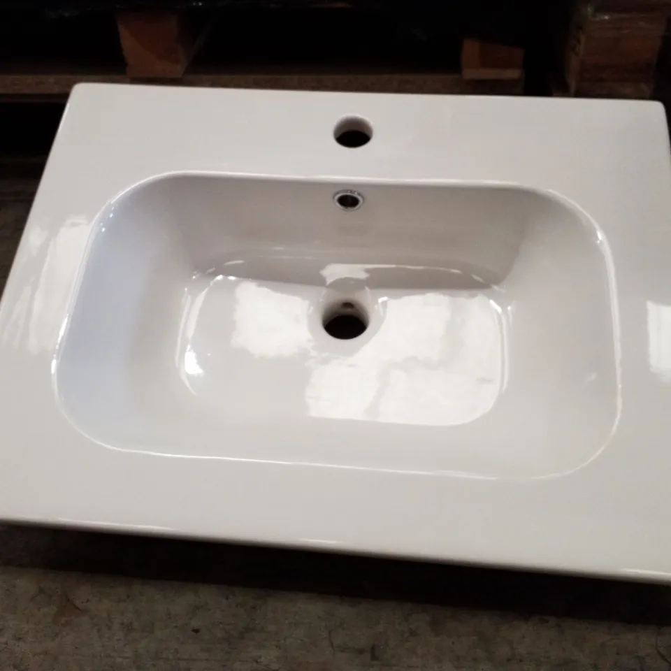 PALLET OF 17 CALYPSO VESIMA CERAMIC VANITY BASINS 610×460×160MM