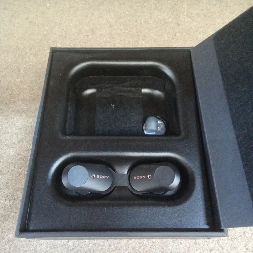 BOXED SONY NOISE CANCELLING EARPHONES 