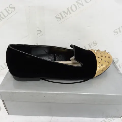 FLAT HEELED BLACK VELVET SPIKEY GOLD TOE SIZE 6
