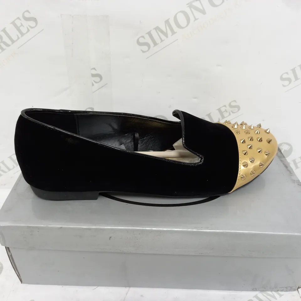 FLAT HEELED BLACK VELVET SPIKEY GOLD TOE SIZE 6