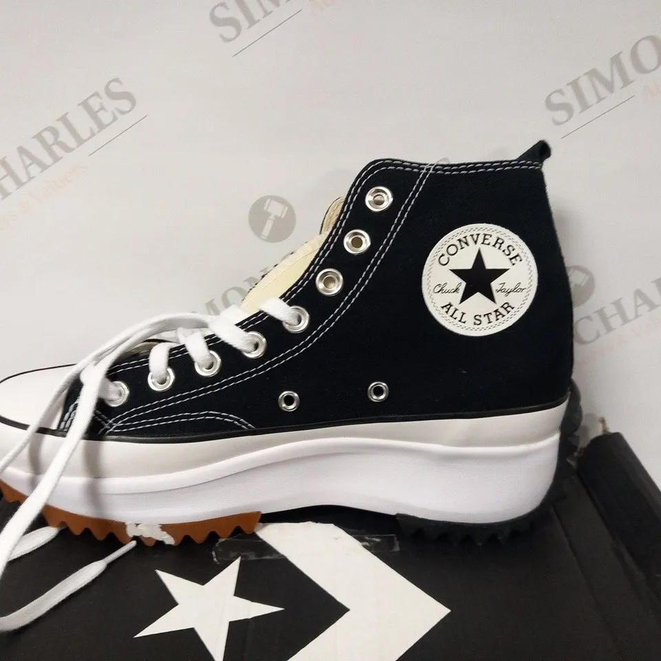 BOXED CONVERSE RUN STAR HIKE HI SIZE 6