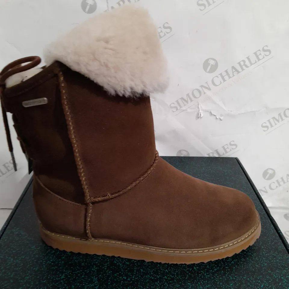 EMU AUSTRALIA BIRDWOOD SIZE 5 BOOTS OAK/CHENE - BOXED   