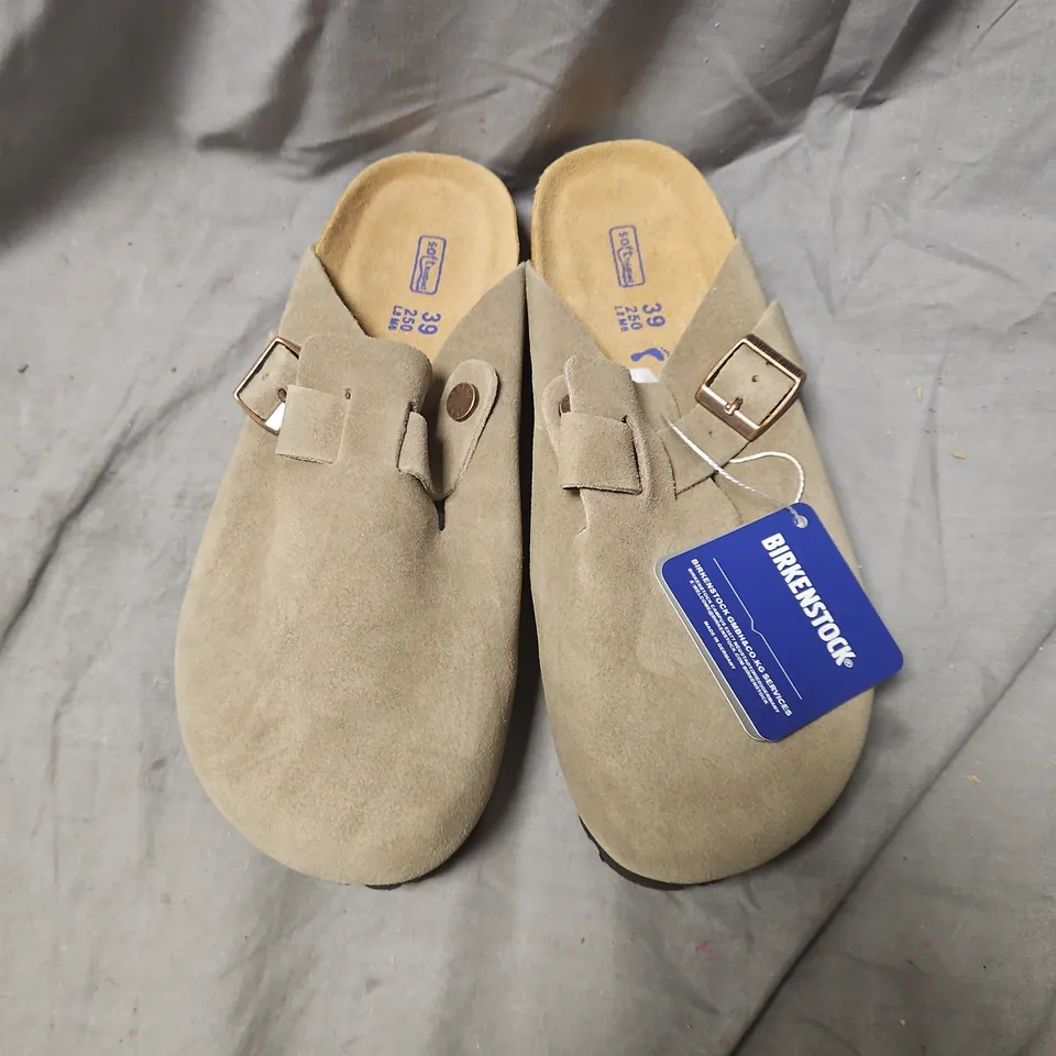 BIRKENSTOCK BOSTON BS TAUPE SUEDE CLOG – UK 6 (EU 39)