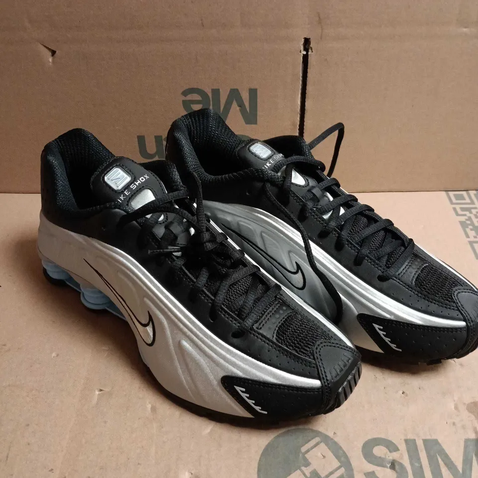 PAIR OF NIKE SHOX RUNNER SHOES – UK 7.5 