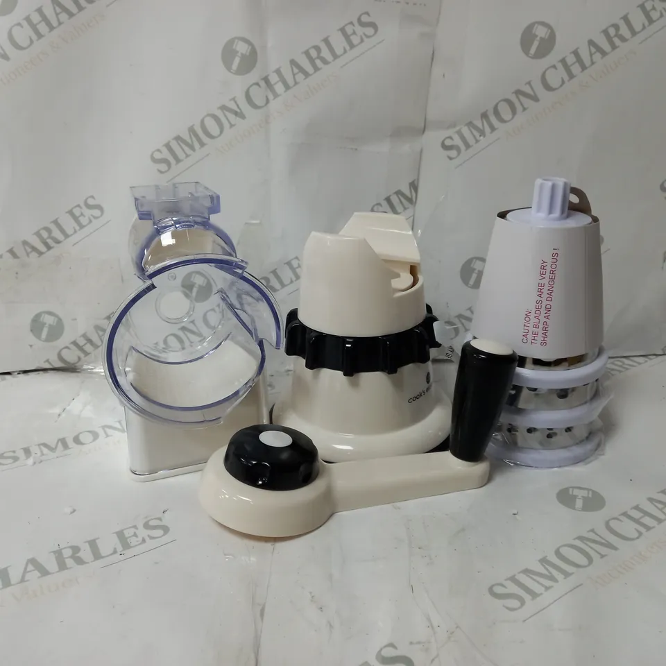 BOXED ESSENTIALS GRATER AND SLICER