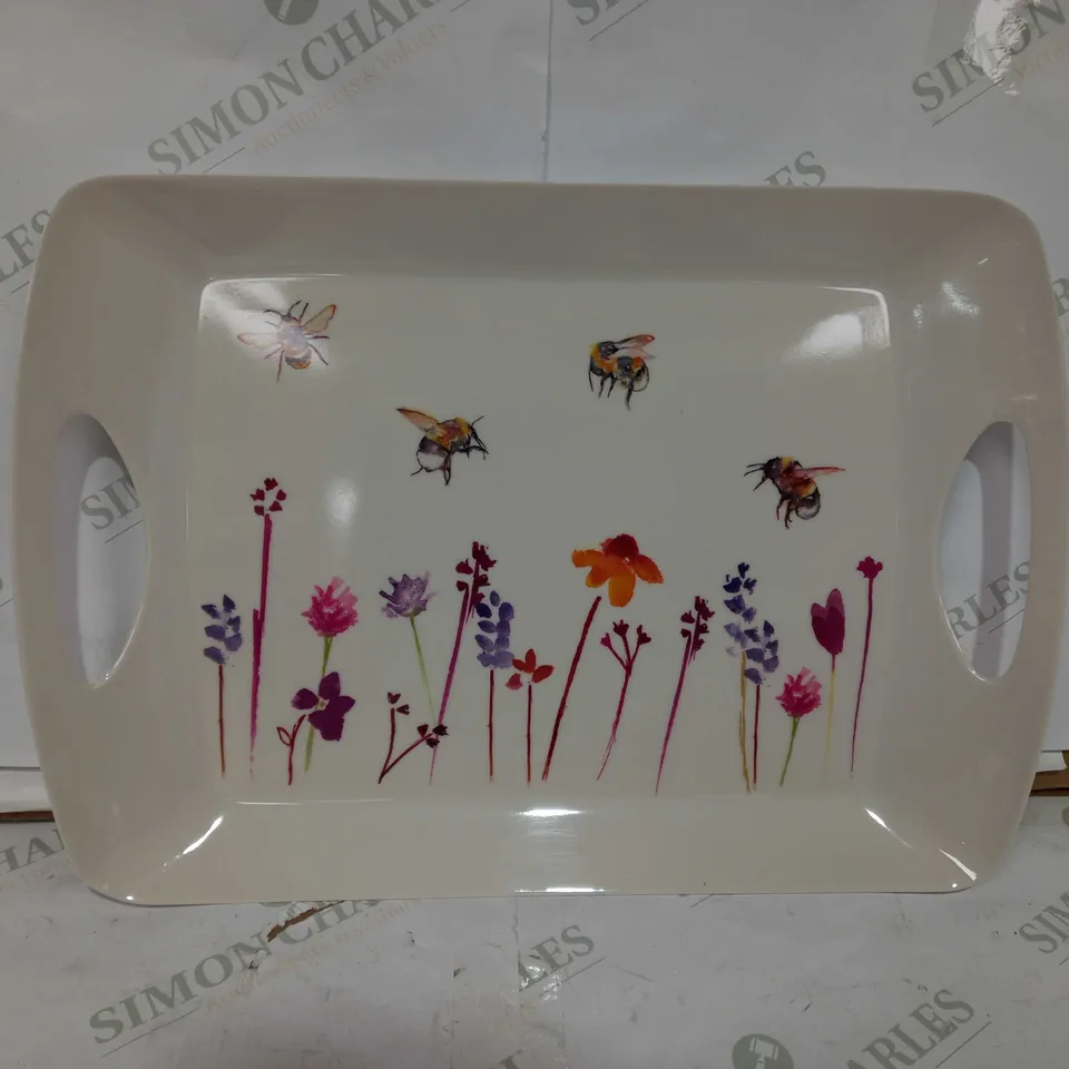 SET OF APPROX 4 DINNER PLATE TRAYS 