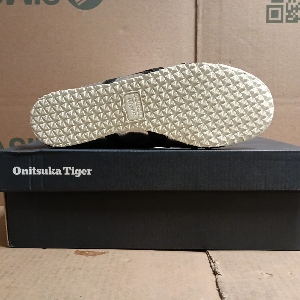 BOXED PAIR OF ONITSUKA TIGER TRAINERS IN SILVER/BLACK SIZE UK 4