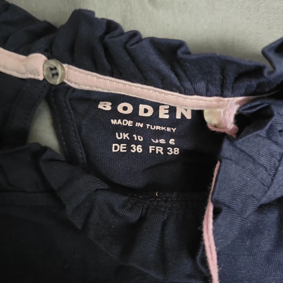 BODEN NAVY SHORT-SLEEVE TOP WITH PINK TRIM – UK 10