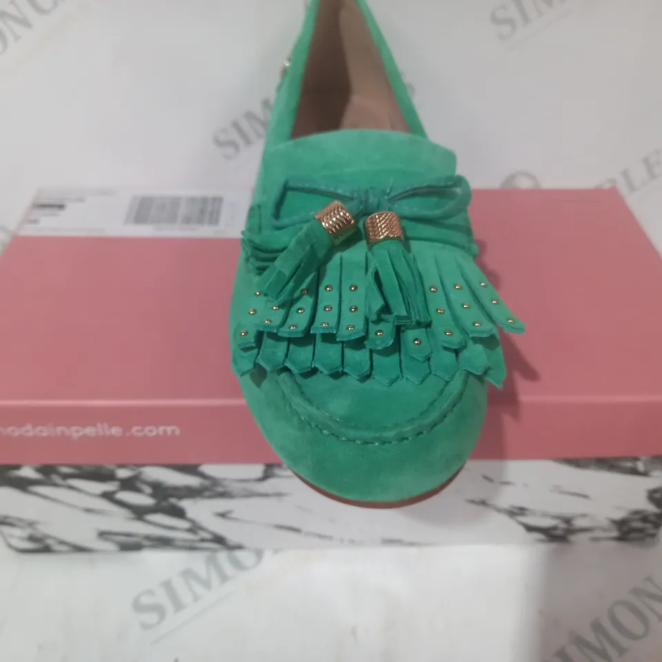 BOXED PAIR OF DESIGNER MODA IN PELLE ETHELIA GREEN SUEDE LOAFERS - SIZE 6