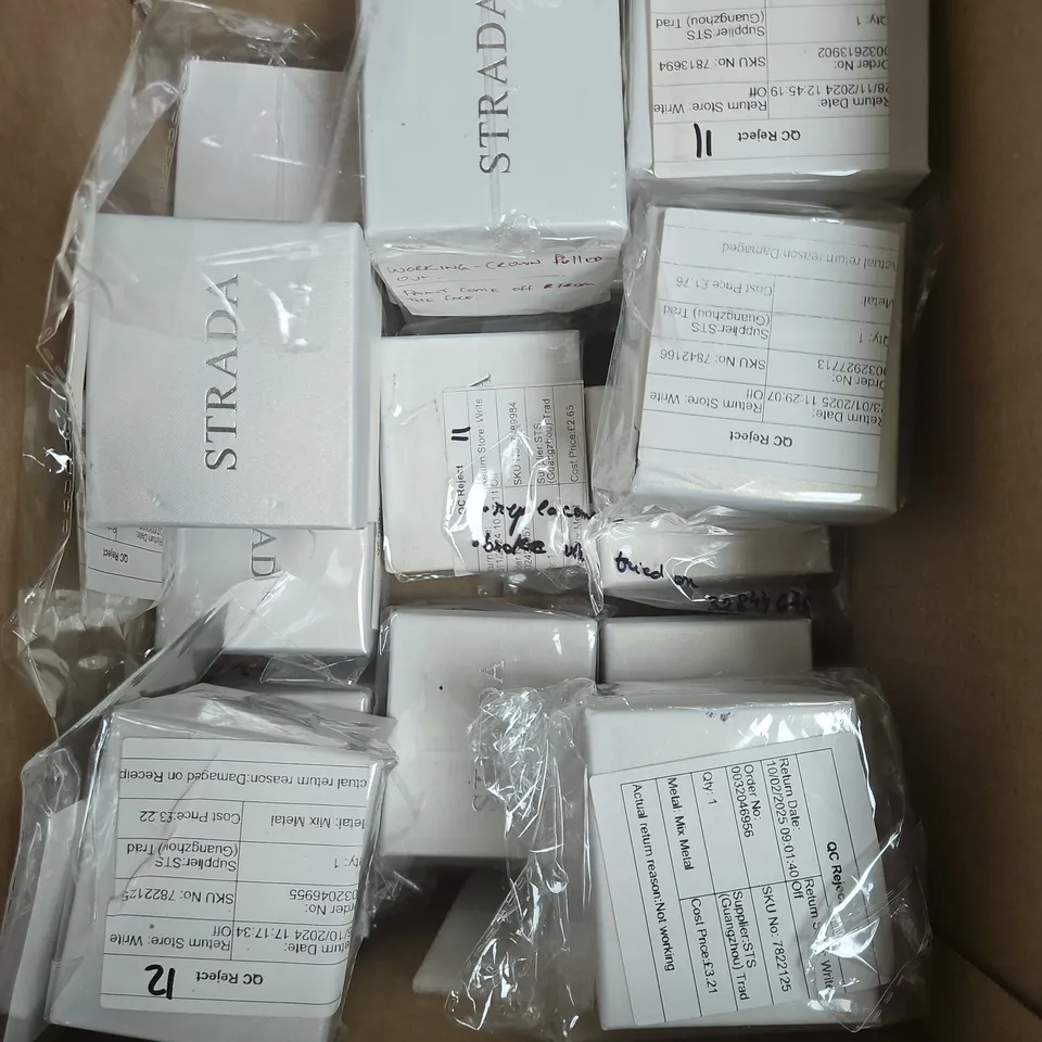 APPROXIMATELY 15 ASSORTED STRADA WATCHES IN VARIOUS STYLES 