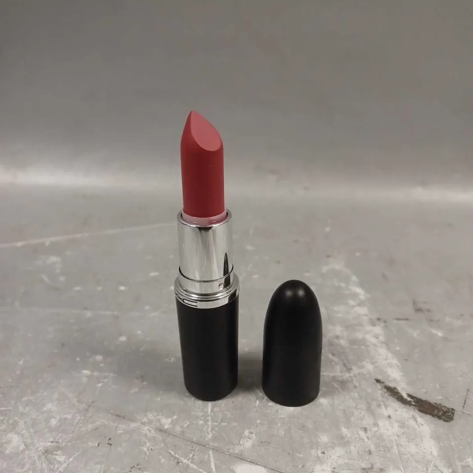 MAC MACXIMAL SLEEK SATIN LIPSTICK IN 817 SWEETHEART