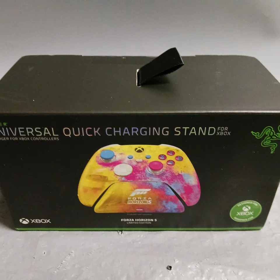 BOXED AND SEALED RAZER UNIVERSAL QUICK CHARGING STAND