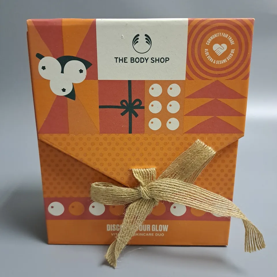 THE BODY SHOP DISCOVER YOUR GLOW VITAMIN C SKINCARE DUO