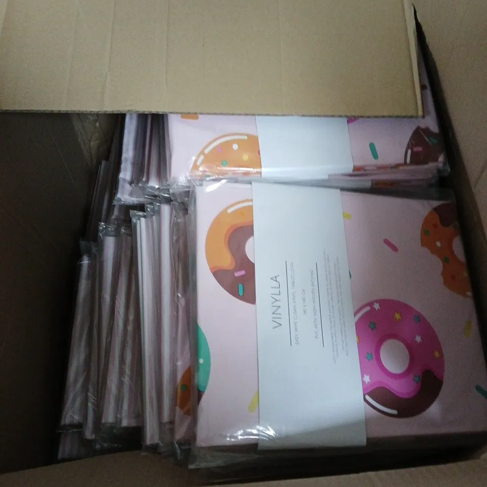 BOX OF APPROXIMATELY 50 VINYLLA EASY WIPE CLEAN VINYL TABLECLOTH 