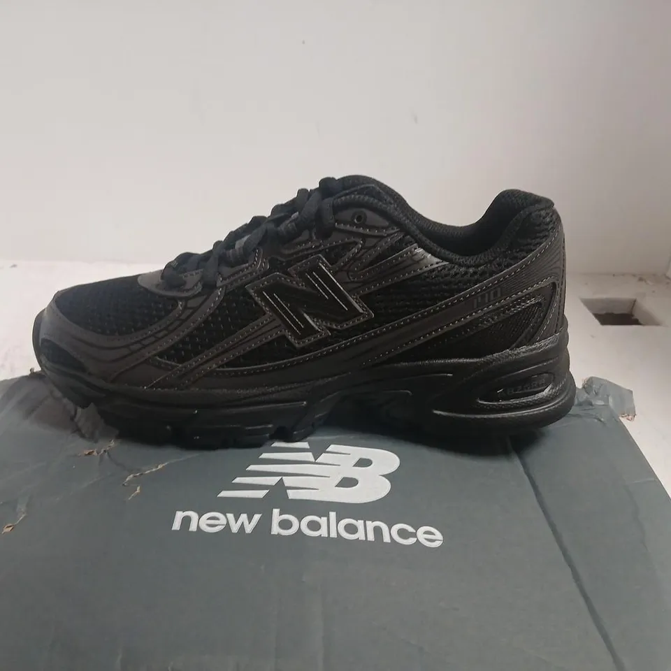 NEW BALANCE GR740BO MEN'S TRAINERS – UK 5 (US 5.5, EUR 38) BLACK/GREY