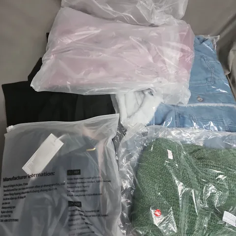 APPROXIMATELY 35 ASSORTED CLOTHING ITEMS IN VARIOUS SIZES, STYLES & COLOURS TO INCLUDE SWEATERS, JACKETS, SHOULDER BAG, ETC - COLLECTION ONLY