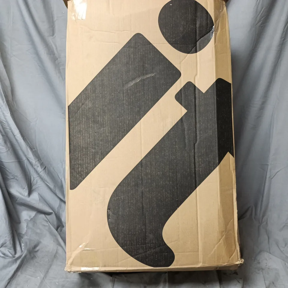 BOXED IT LUGGAGE BLACK HARDSHELL SUITCASE - MEDIUM