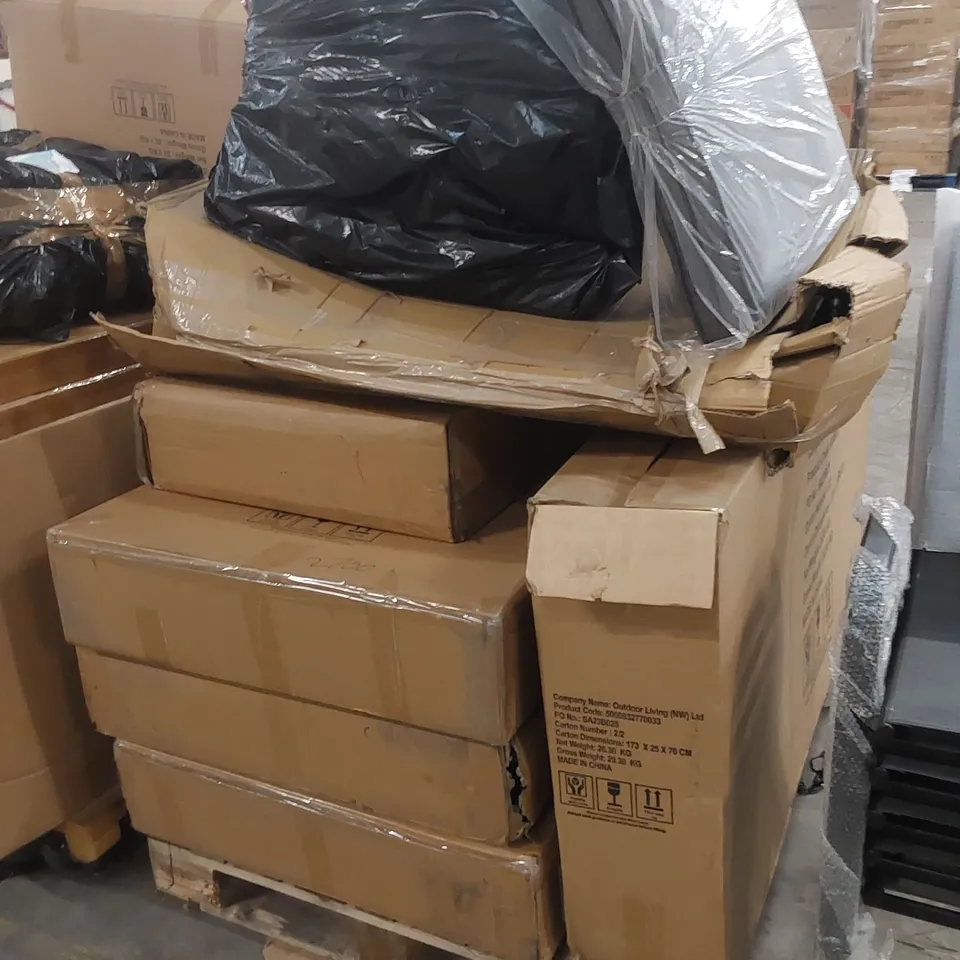 PALLET OF ASSORTED INCOMPLETE GARDEN AND PATIO FURNITURE PARTS 
