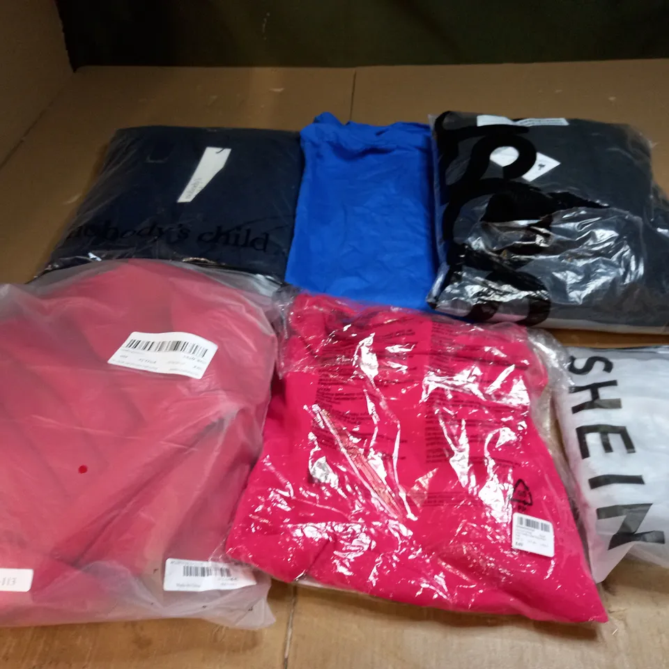 LARGE BOX OF ASSORTED CLOTHING ITEMS TOO INCLUDE TOPS , DRESSES AND PANTS ALL IN VARIOUS SIZES AND COLOURS 