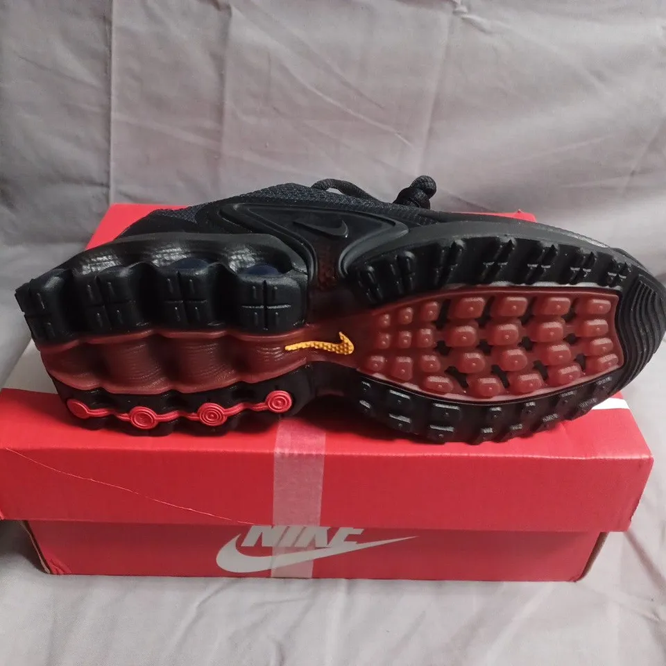 BOXED PAIR OF NIKE AIR SNEAKER – NAVY/BLACK WITH RED SWOOSH - UK SIZE 1