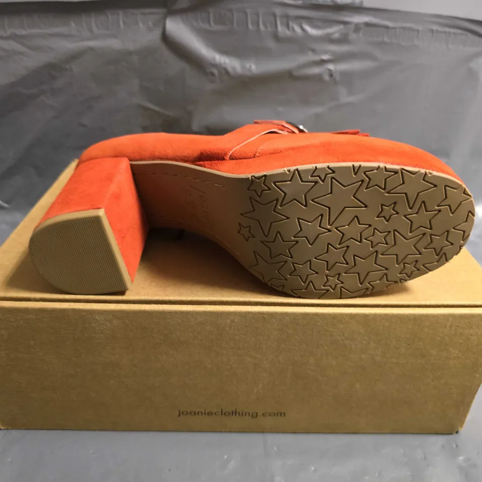 BOXED PAIR OF JOANIE TOULOUSE TASSLE SHOE - UK SIZE 5