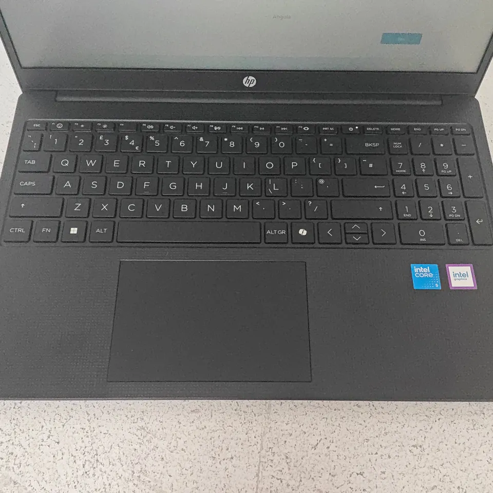UNBOXED HP INTEL CORE 5 INTEL GRAPHICS LAPTOP IN BLACK - 15-FD0005SA