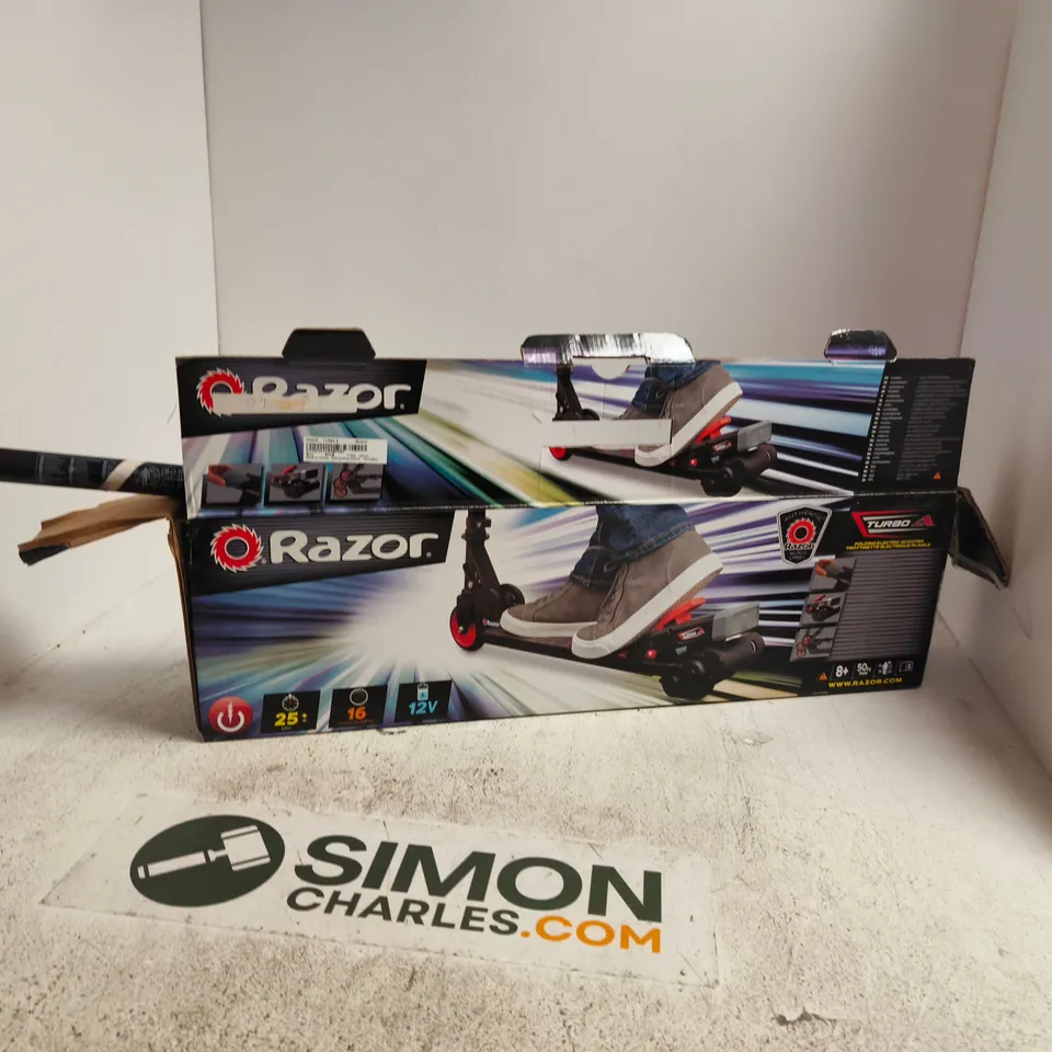 RAZOR KICK SCOOTER – BOXED