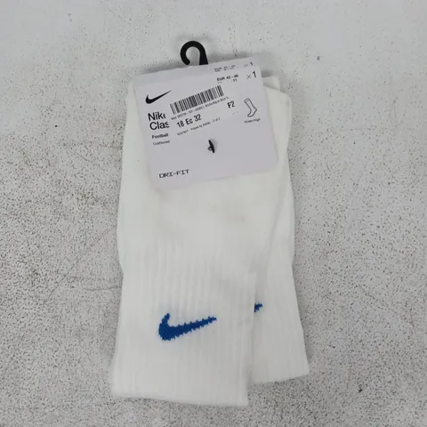 NIKE CLASSIC CUSHIONED KNEE-HIGH FOOTBALL SOCKS IN WHITE (1 PAIR) SIZE 8-11