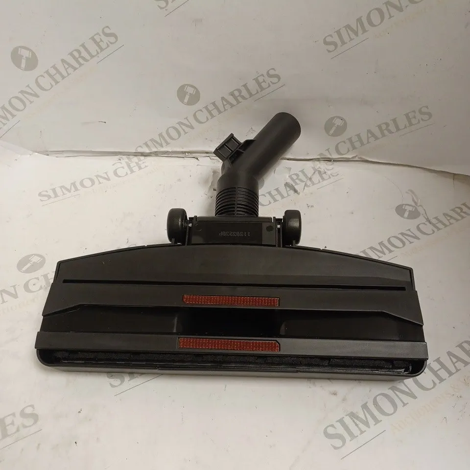 BOXED HENRY COMBI FLOOR ACCESSORY. 
