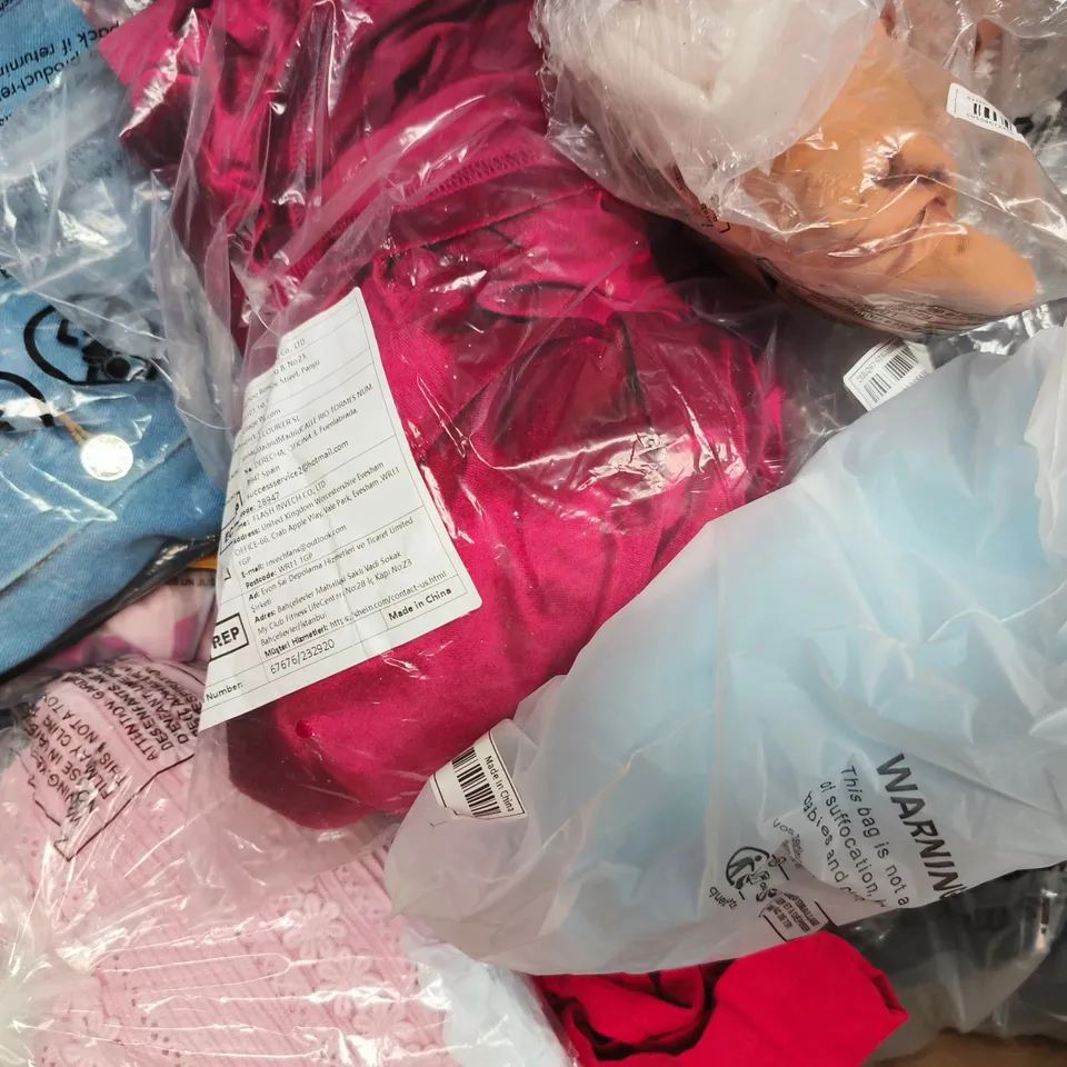 APPROXIMATELY 20 ASSORTED CLOTHING AND FASHION PRODUCTS IN VARIOUS STYLES AND SIZES - COLLECTION ONLY