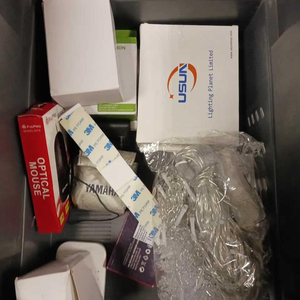 APPROXIMATELY 20 ASSORTED ELECTRICAL PRODUCTS TO INCLUDE LED HEADLAMP, OPTICAL MOUSE, TRAVEL FAN ETC 