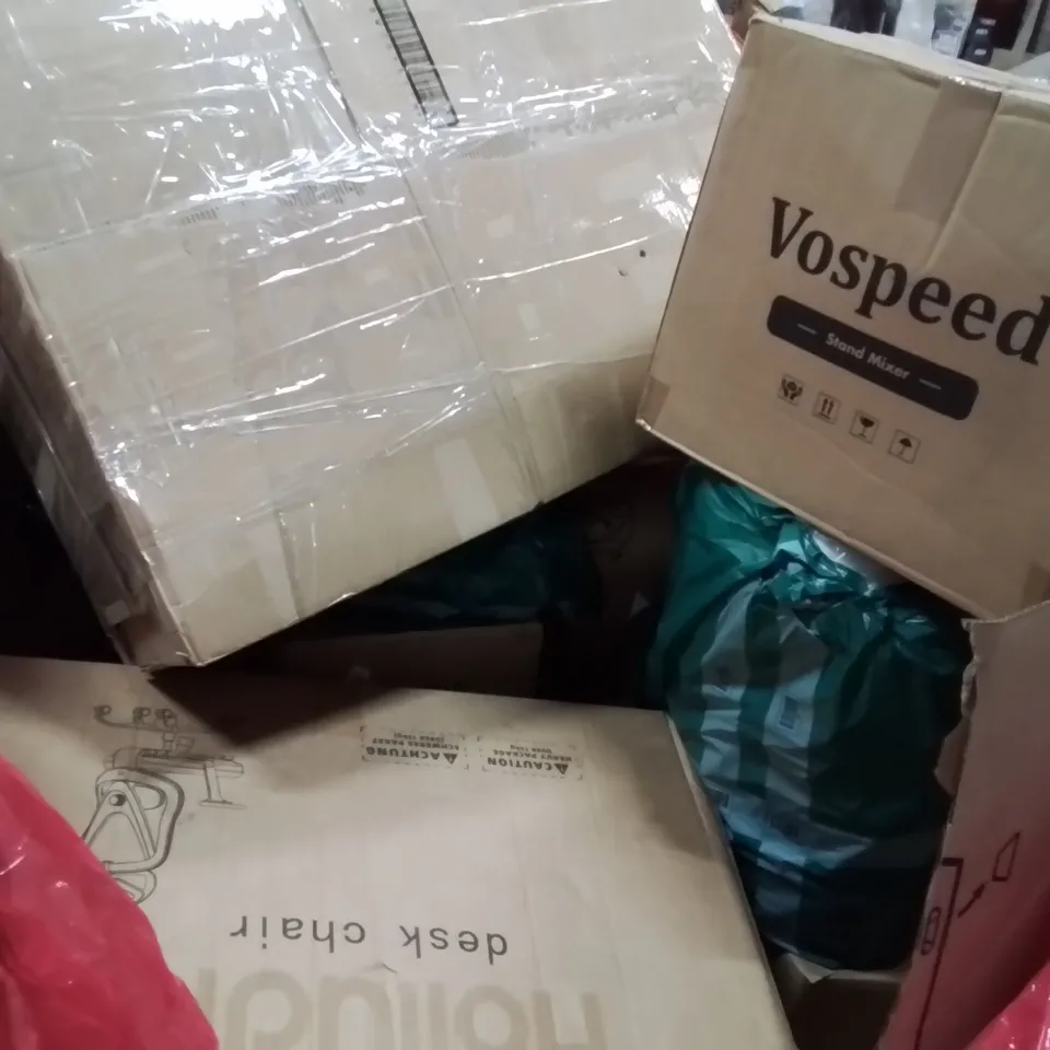 PALLET CONTAINING VARIOUS ASSORTED BOXED HOUSEHOLD ITEMS TO INCLUDE:DUVET COVER, STAND MIXER, OFFICE CHAIR, AND LOTS MORE UNMARKED BOXED ITEMS 