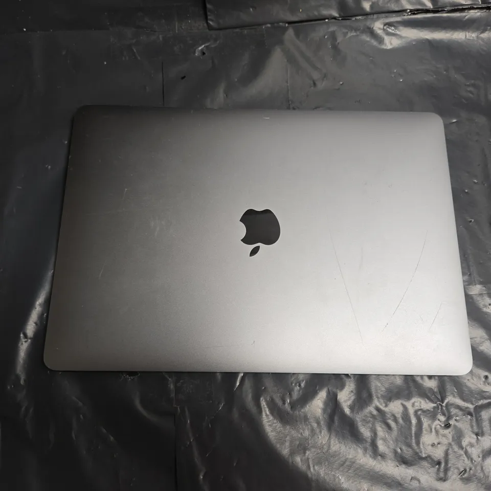 APPLE MACBOOK PRO (A1706)