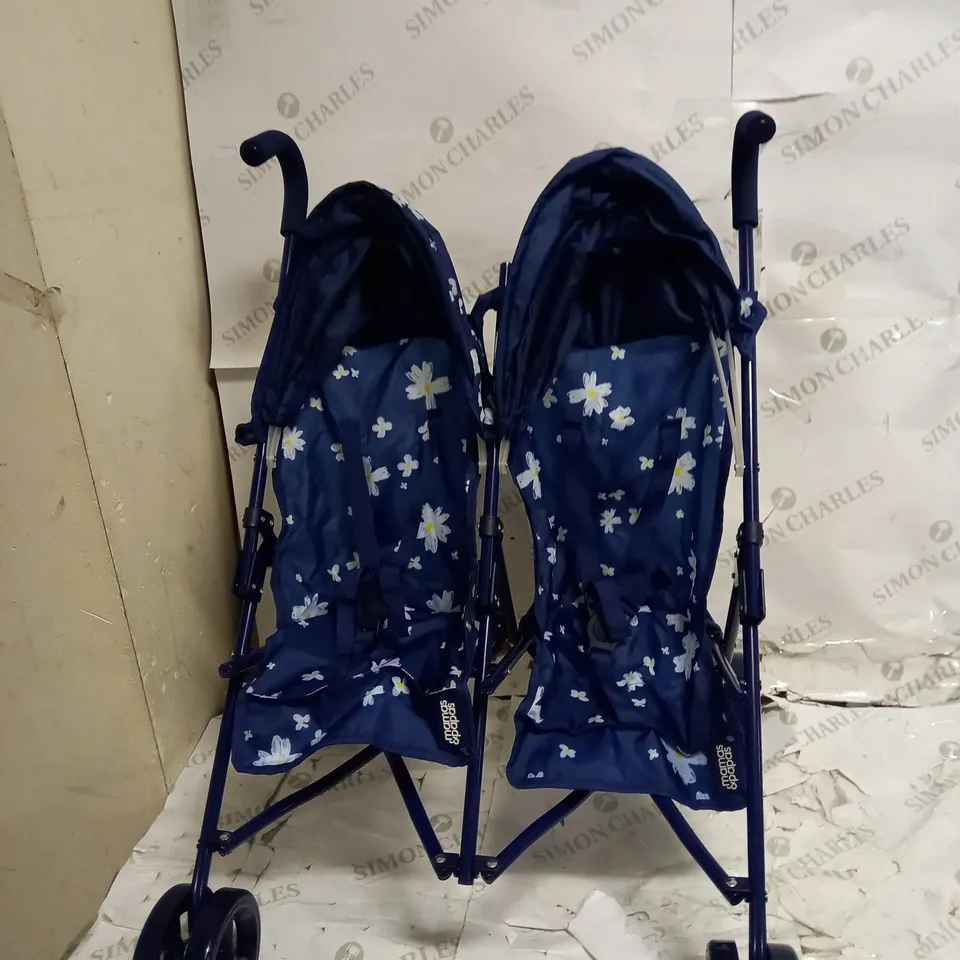 UU35QJUNIOE TWIN CRUISE DOLL PUSH CHAIR 