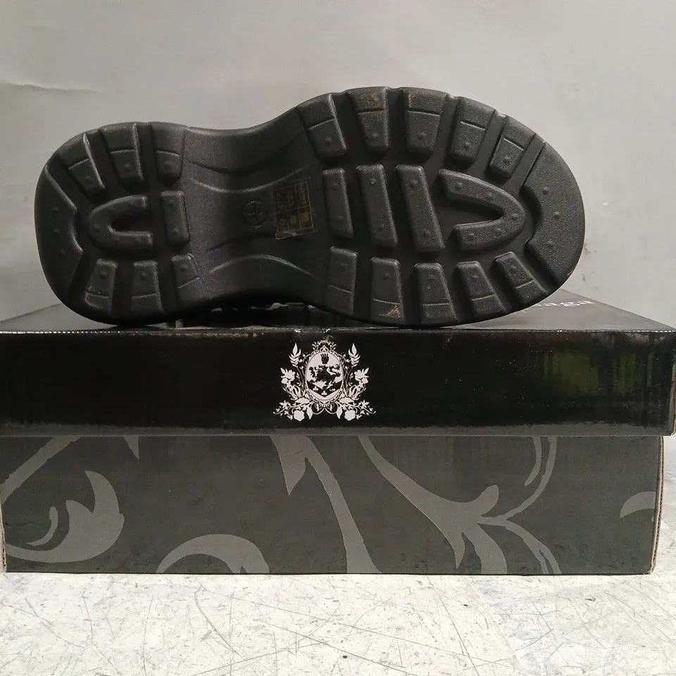BOXED PAIR OF KOI TWILIGHT SAGA OLYMPIC COVEN CREST MIDNIGHT CHUNY TRAINERS IN BLACK SIZE UK 4